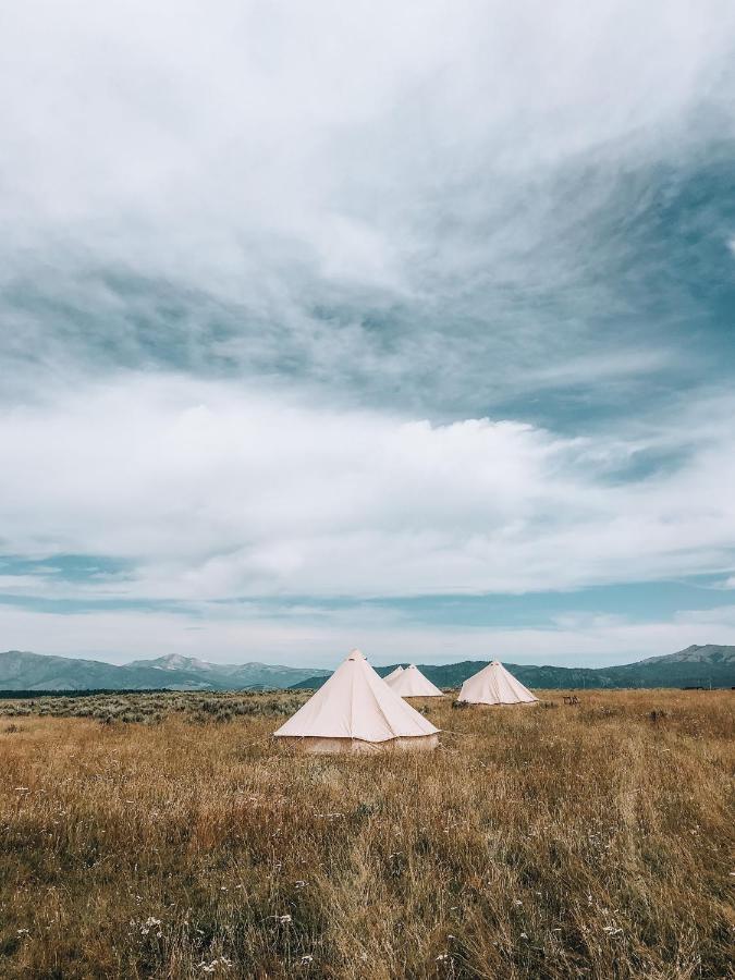 Wander Camp Yellowstone Hotel Island Park Eksteriør billede